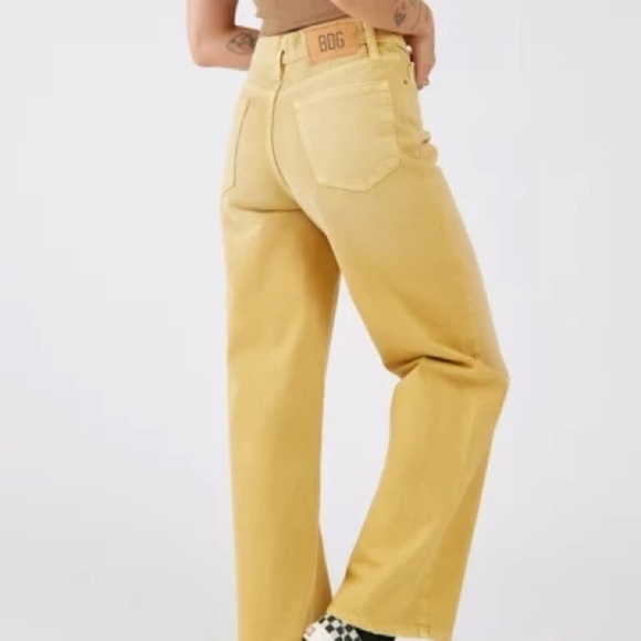 NWT - BDG Dipped V Wide Leg - Size 28 Yellow - Picture 3 of 6